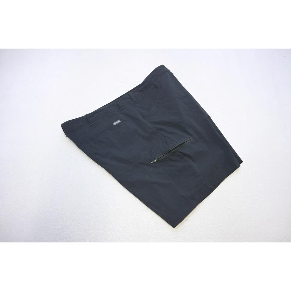 Columbia Cargo Shorts Mens 52 Black Omni-Shade Hiking Fishing Good